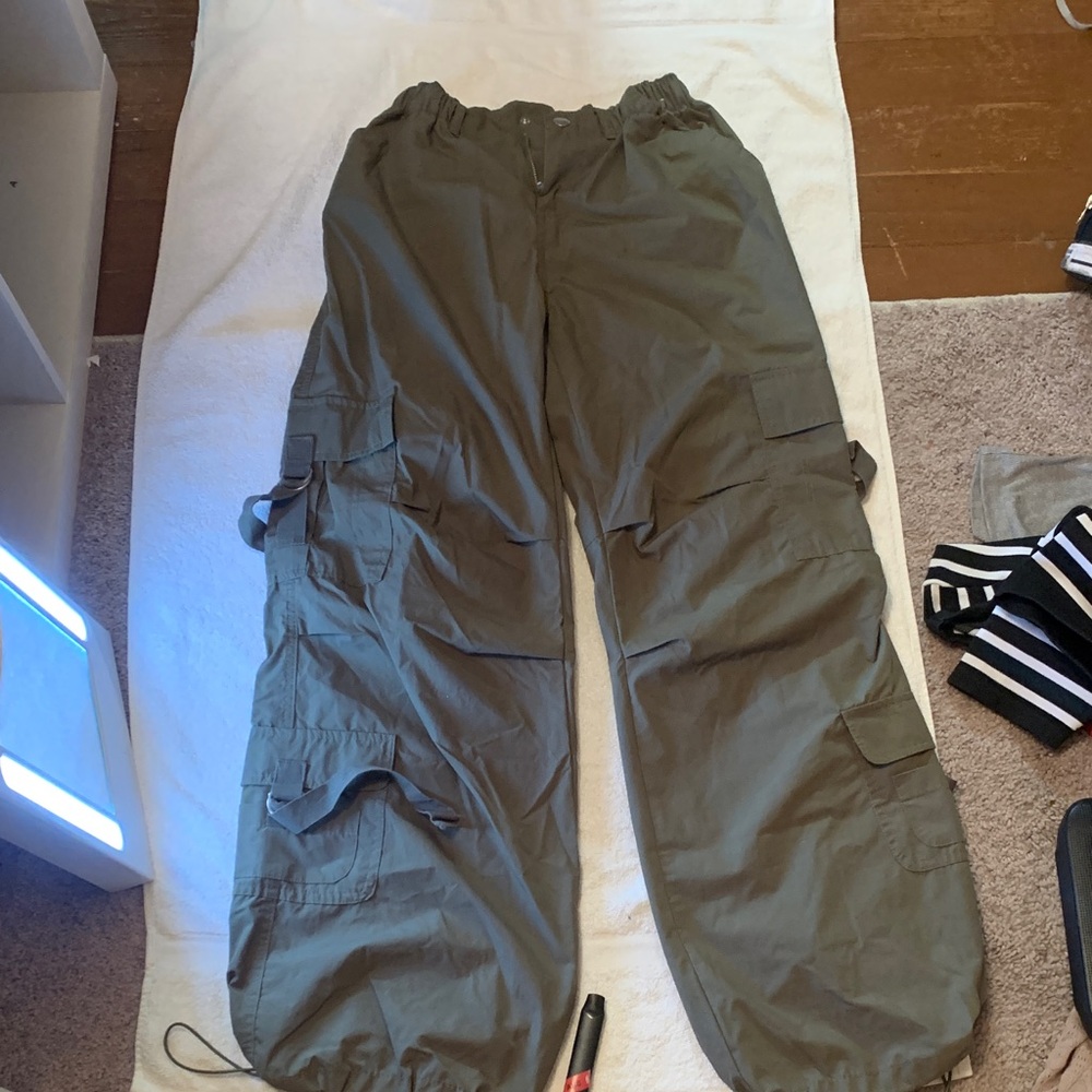 Women’s Olive Cargo Pants